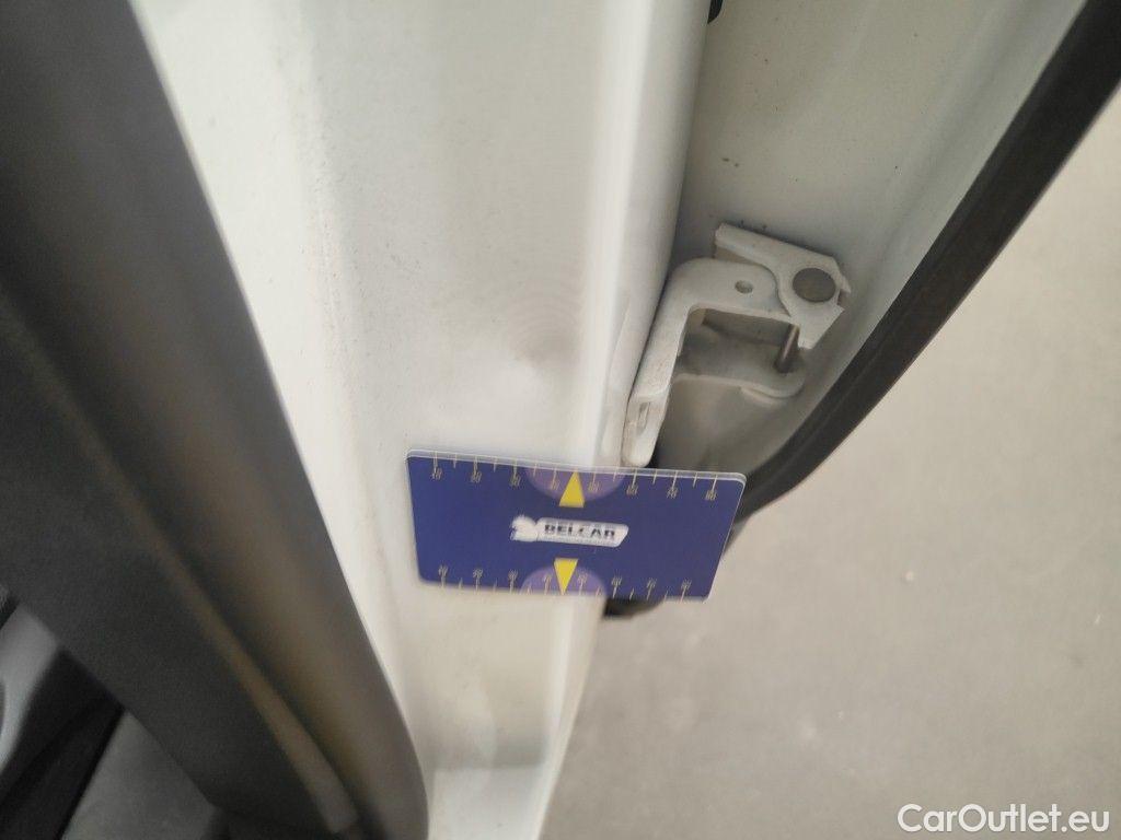 Peugeot  3008 Peugeot  1.5 BlueHDi 96kW S&S Active Pack 5d #47