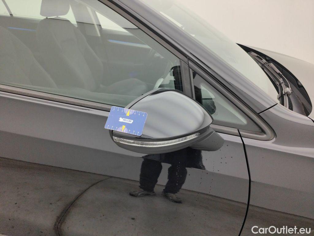 Volkswagen  Golf  Volkswagen Variant VIII 2.0 TDI 110kW DSG Life 5d #37