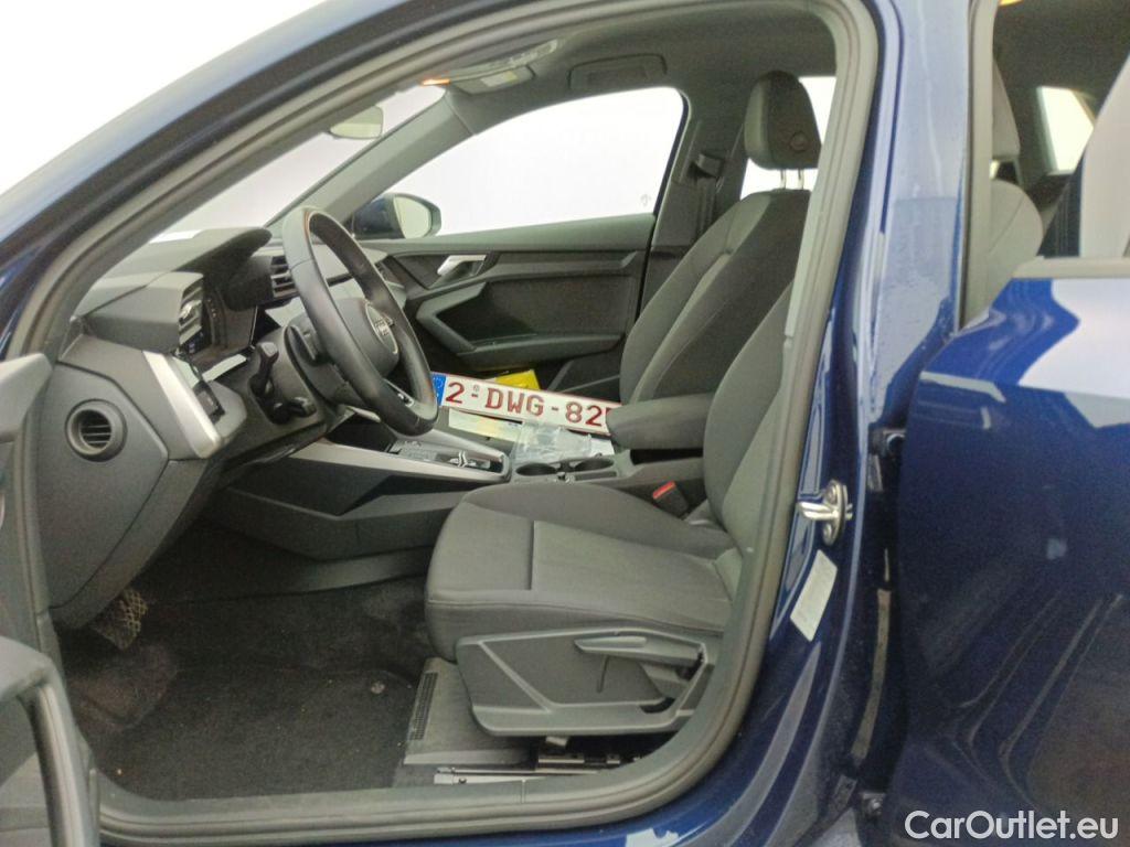 Audi  A3 Audi  Sportback 1.0 30 TFSi 81kW S tronic Attraction 5d #3