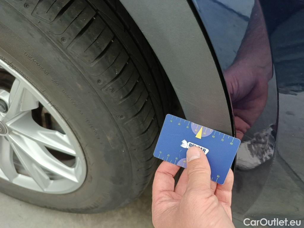 Audi  Q5 Audi  Business Edition 30 TDI 5d #24