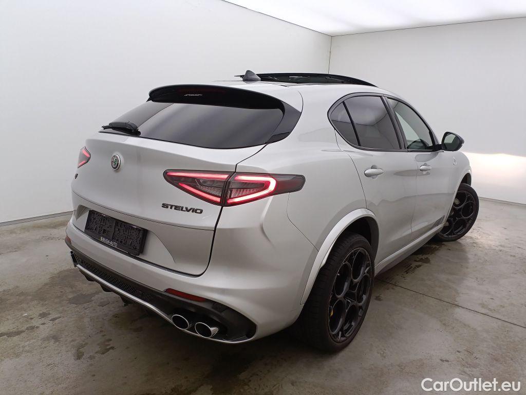 Alfa Romeo   STELVIO Alfa Romeo 2.9 Quadrifoglio 5d #2