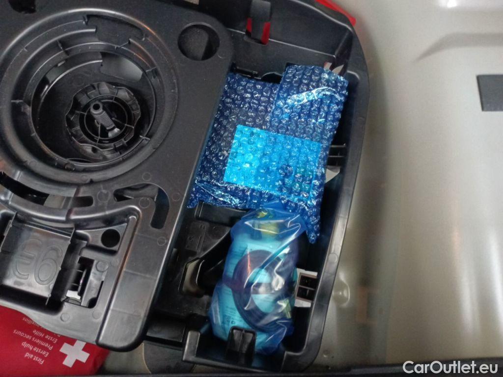 Citroen  C3 Citroën  1.5 BlueHDi 100 S&S MAN6 Shine 5d #18