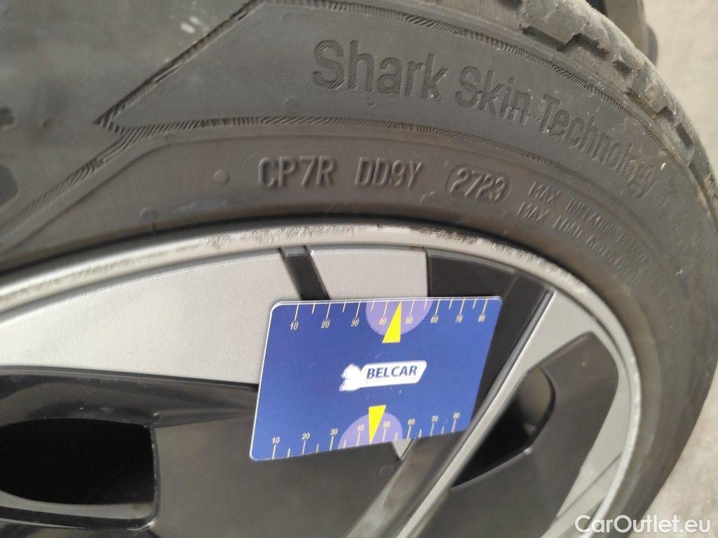 MG  4 MG  6 kWh Luxury 5d #80