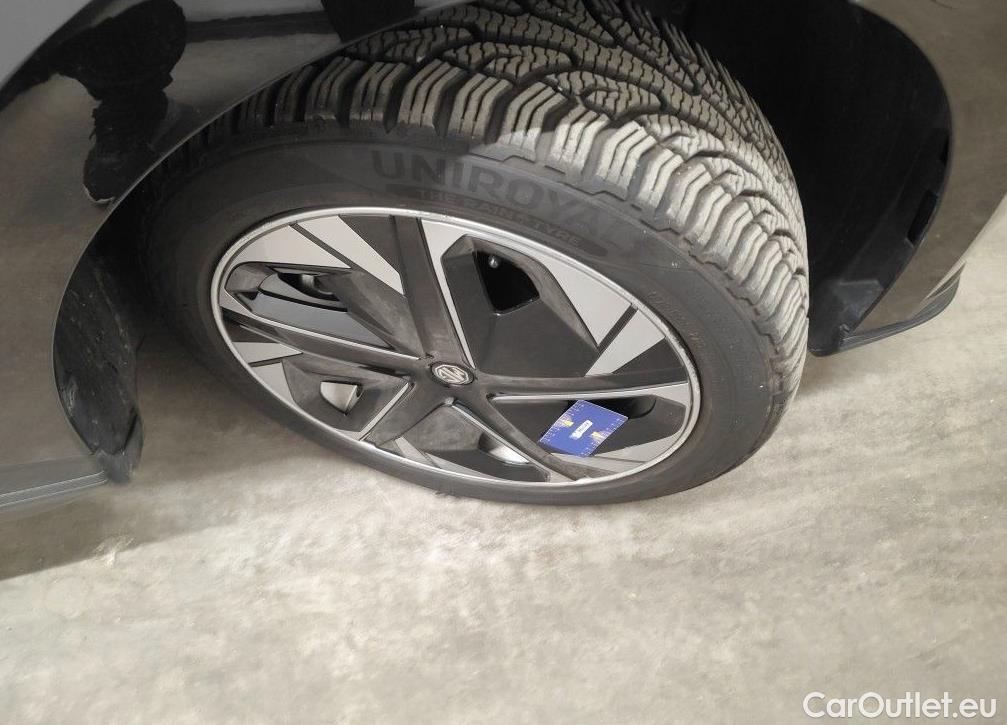 MG  4 MG  6 kWh Luxury 5d #23