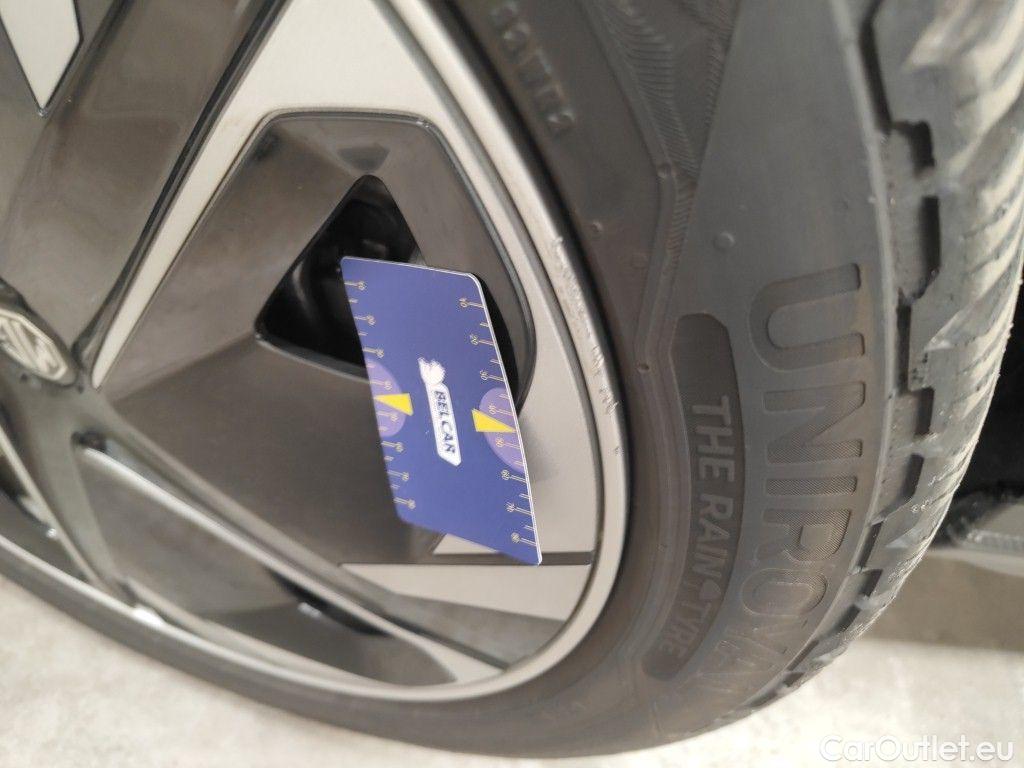 MG  4 MG  6 kWh Luxury 5d #22