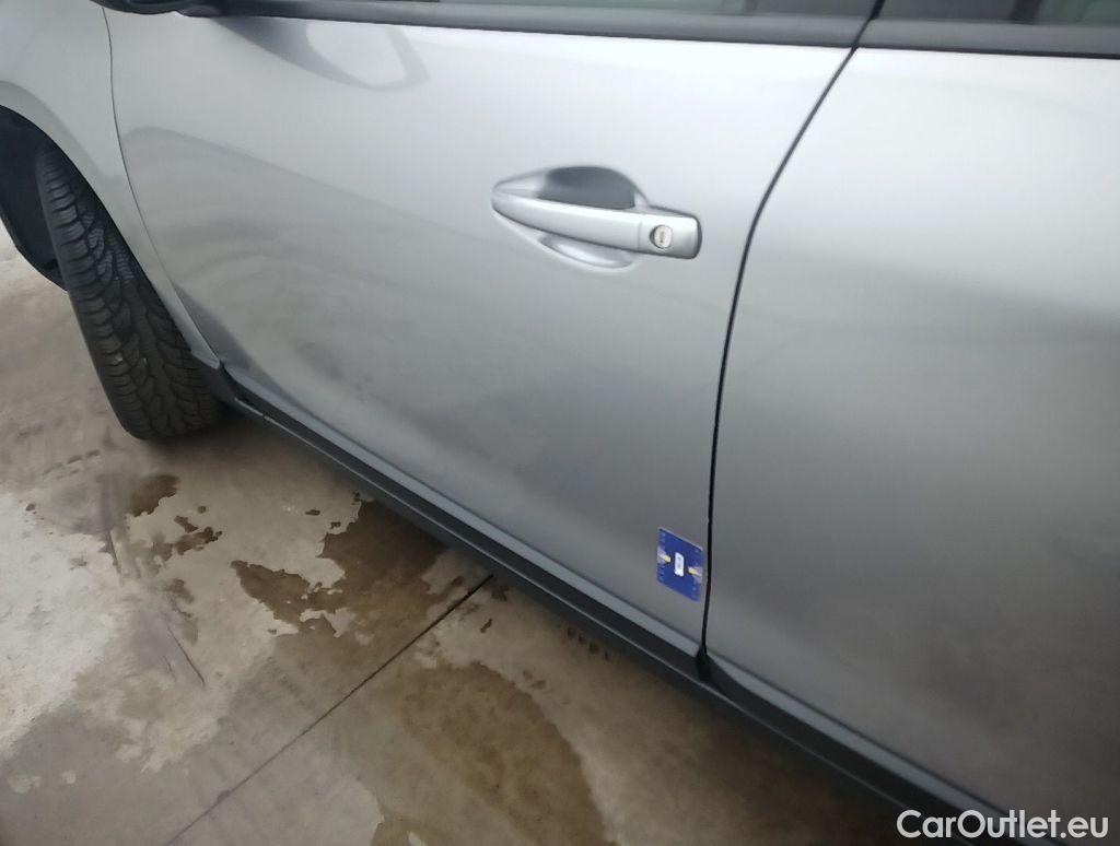 Peugeot  2008 Peugeot  1.2 Puretech 61kW S&S Active 5d #21