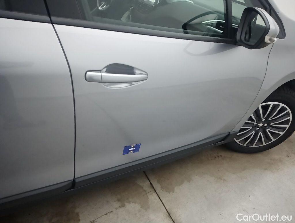 Peugeot  2008 Peugeot  1.2 Puretech 61kW S&S Active 5d #44