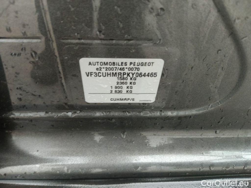 Peugeot  2008 Peugeot  1.2 Puretech 61kW S&S Active 5d #18