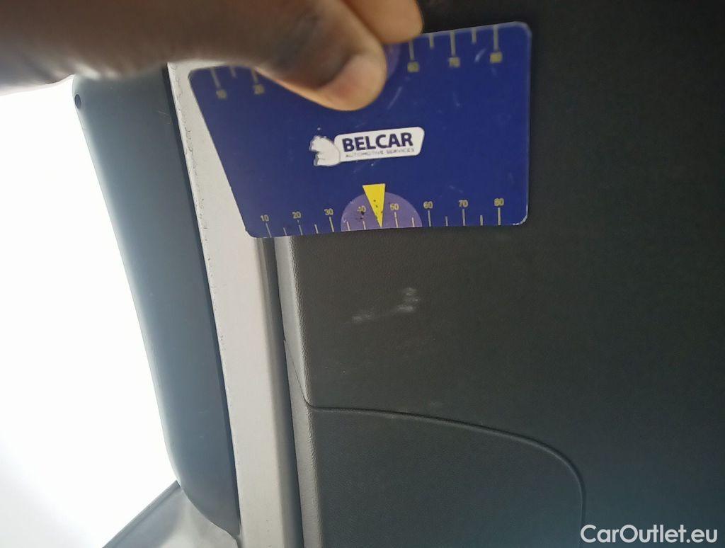 Peugeot  2008 Peugeot  1.2 Puretech 61kW S&S Active 5d #24