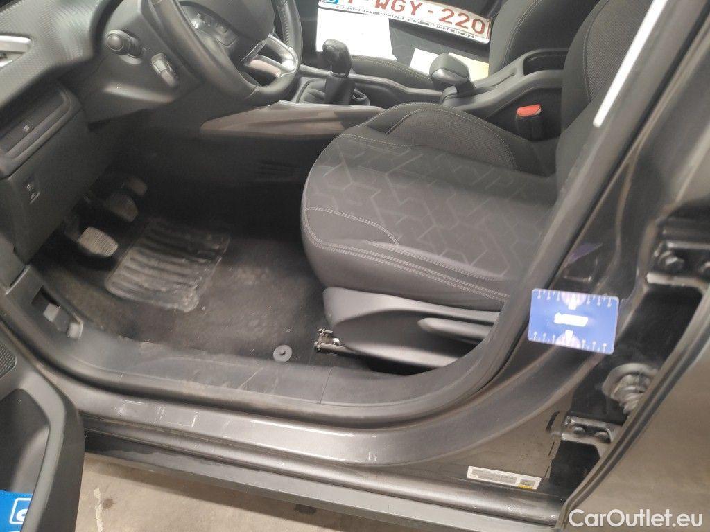 Peugeot  2008 Peugeot  1.2 Puretech 61kW S&S Active 5d #39