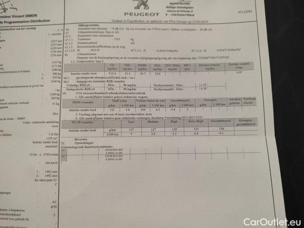 Peugeot  2008 Peugeot  1.2 Puretech 61kW S&S Active 5d #12