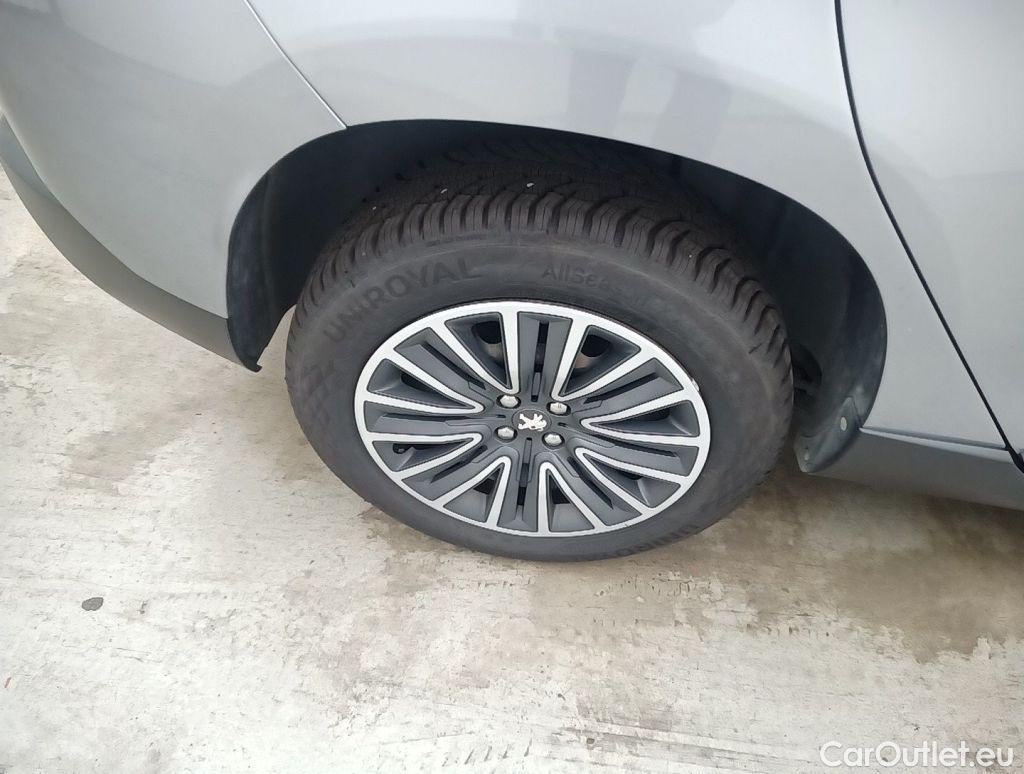 Peugeot  2008 Peugeot  1.2 Puretech 61kW S&S Active 5d #25