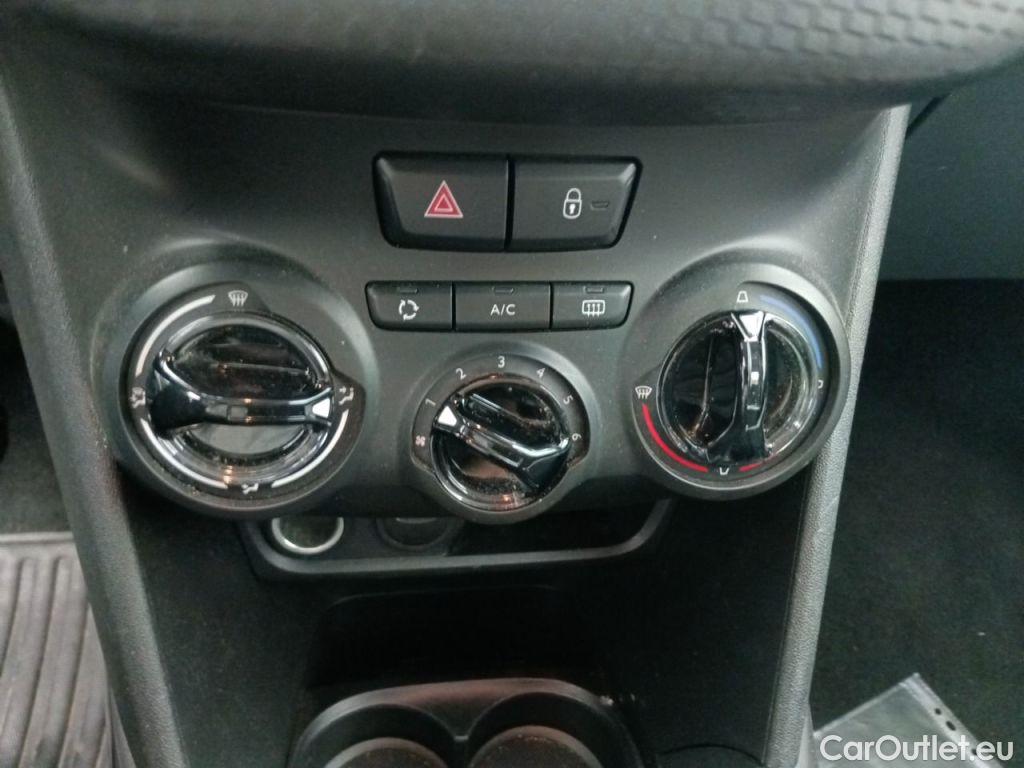 Peugeot  2008 Peugeot  1.2 Puretech 61kW S&S Active 5d #29