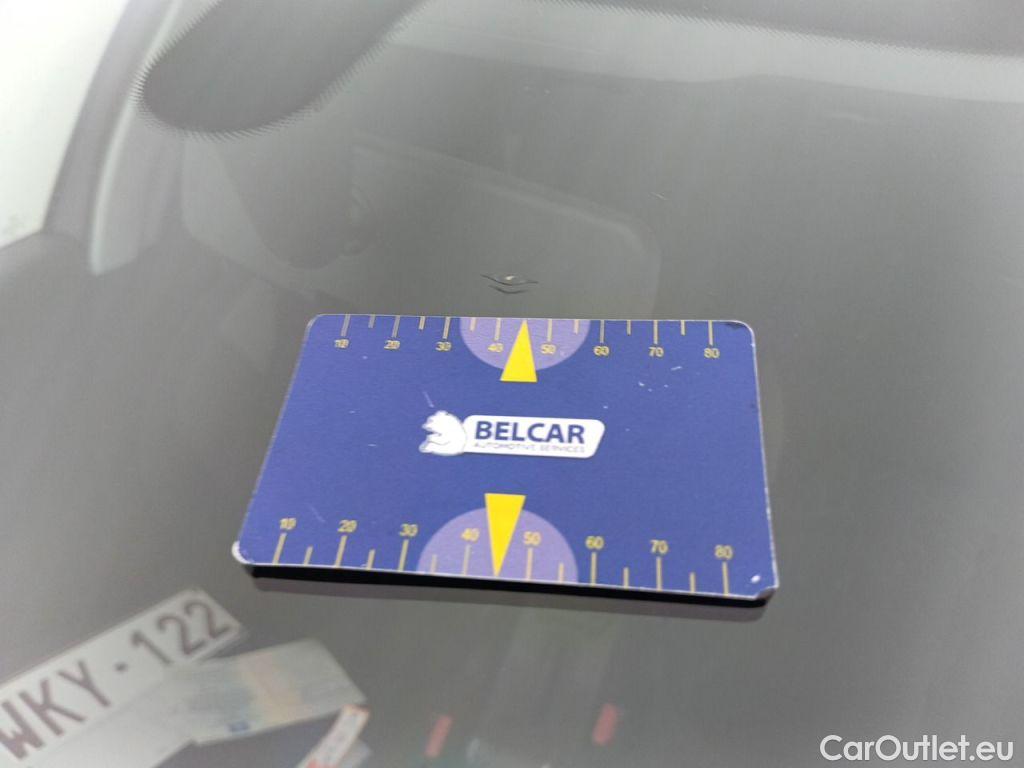 Peugeot  2008 Peugeot  1.2 Puretech 61kW S&S Active 5d #32