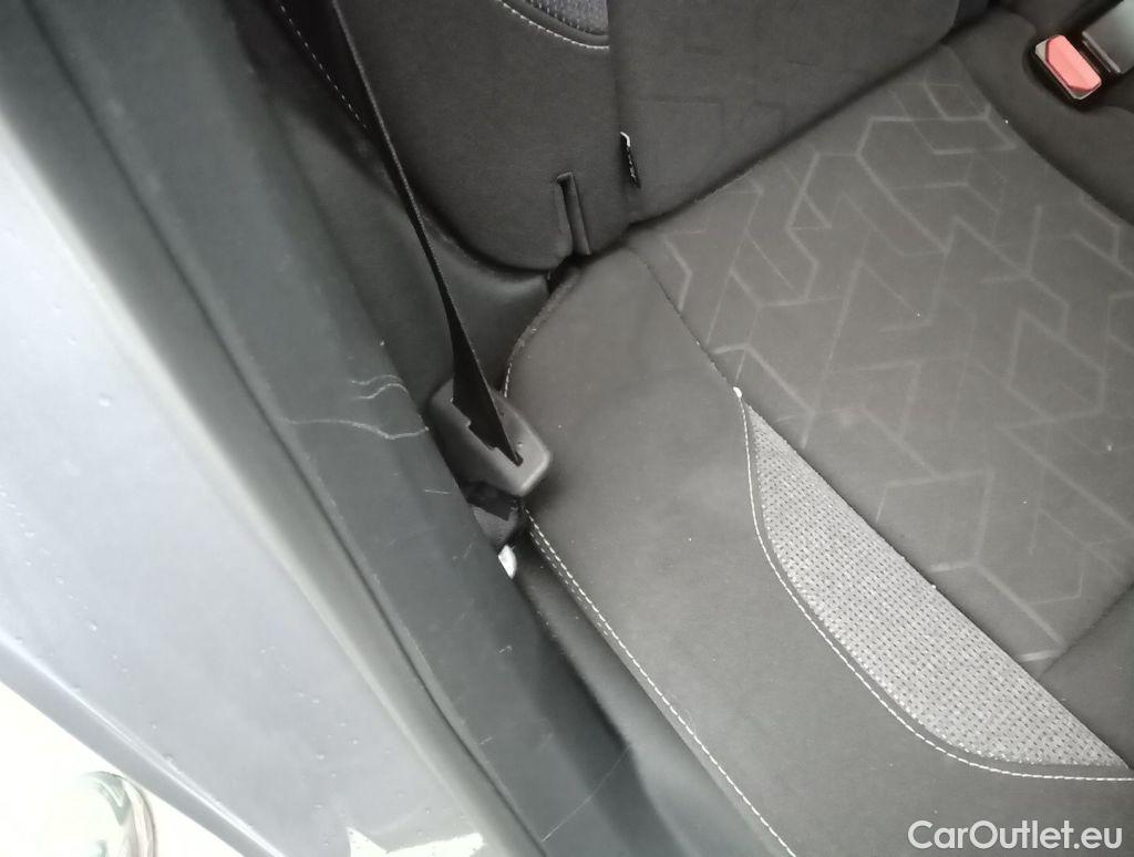 Peugeot  2008 Peugeot  1.2 Puretech 61kW S&S Active 5d #63