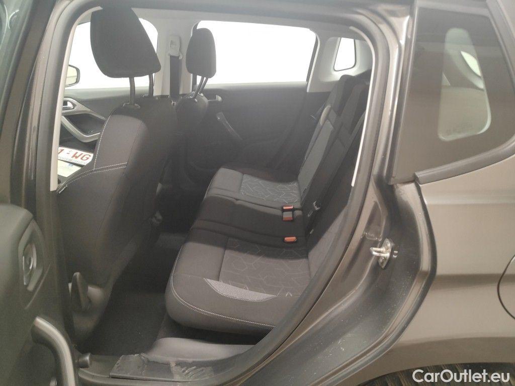 Peugeot  2008 Peugeot  1.2 Puretech 61kW S&S Active 5d #10