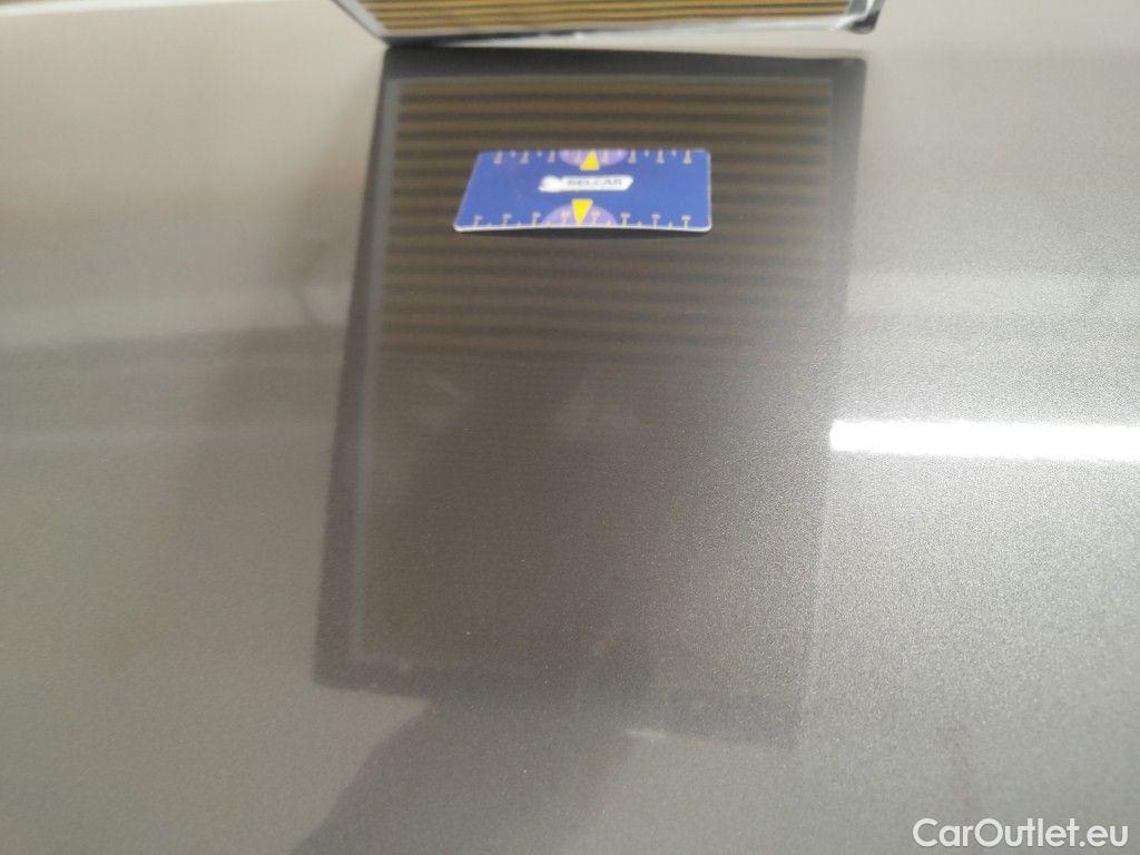 Peugeot  2008 Peugeot  1.2 Puretech 61kW S&S Active 5d #45