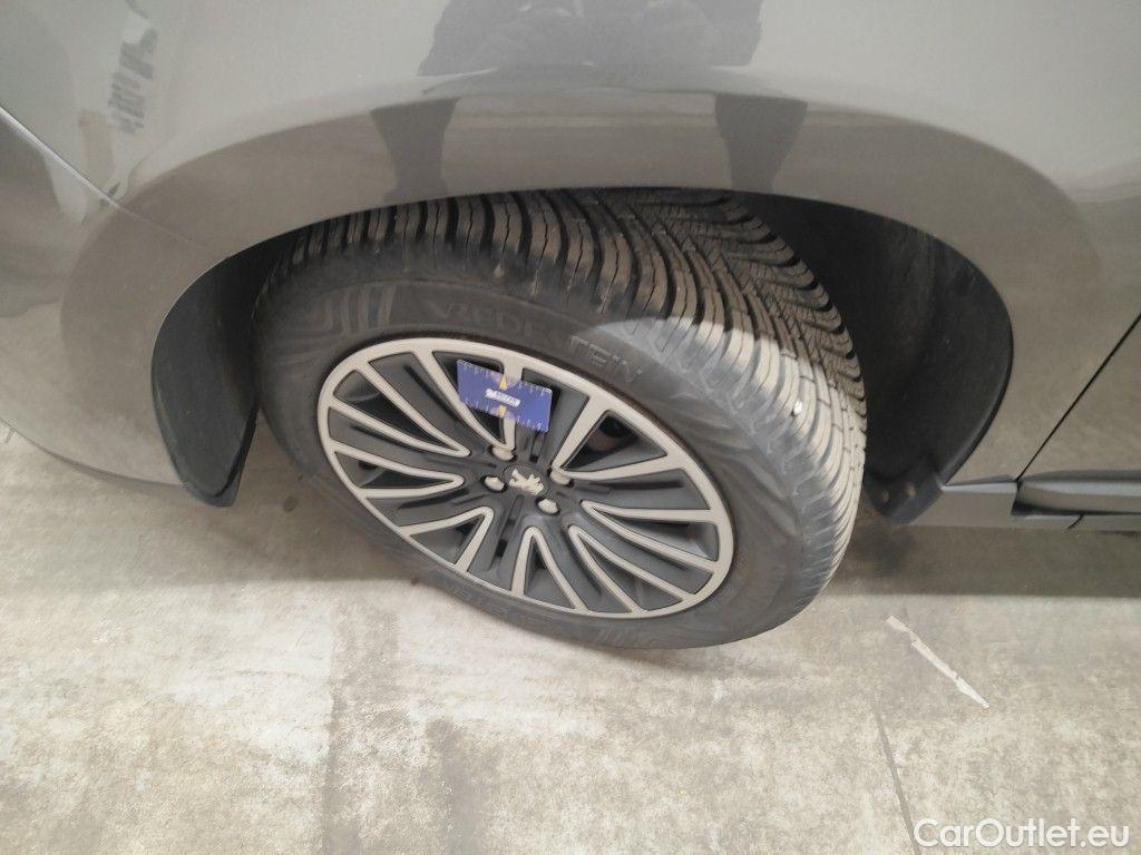 Peugeot  2008 Peugeot  1.2 Puretech 61kW S&S Active 5d #54