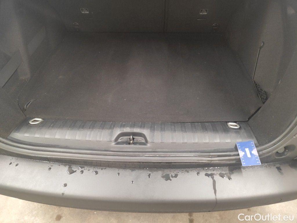 Peugeot  2008 Peugeot  1.2 Puretech 61kW S&S Active 5d #59