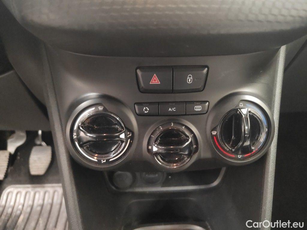 Peugeot  2008 Peugeot  1.2 Puretech 61kW S&S Active 5d #30