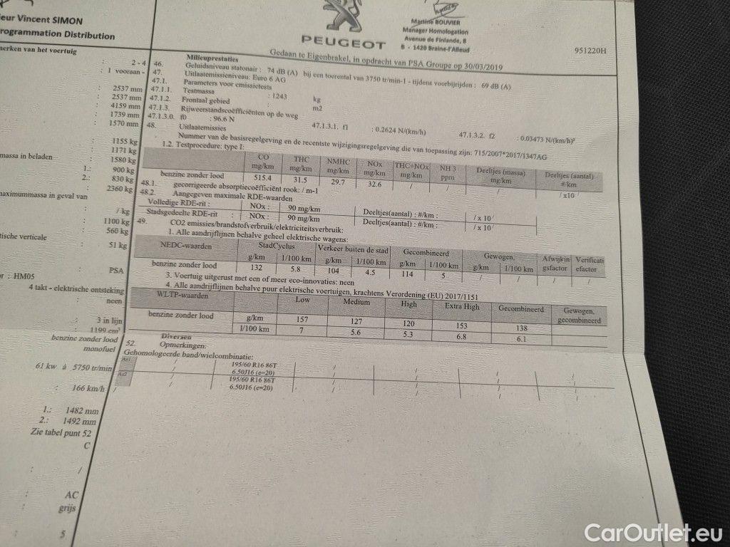 Peugeot  2008 Peugeot  1.2 Puretech 61kW S&S Active 5d #12