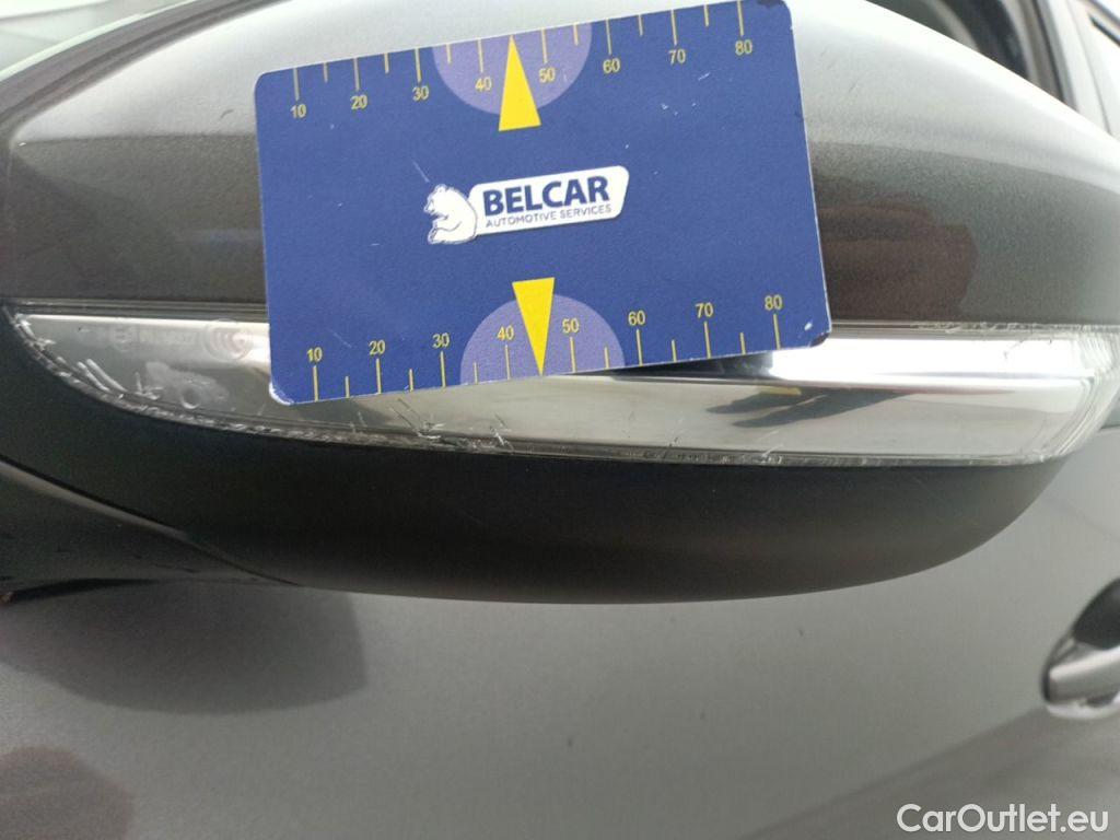 Peugeot  2008 Peugeot  1.2 Puretech 61kW S&S Active 5d #36