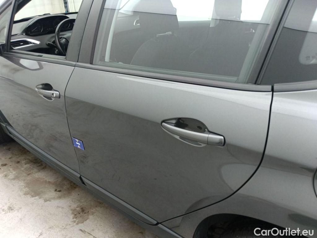 Peugeot  2008 Peugeot  1.2 Puretech 61kW S&S Active 5d #23