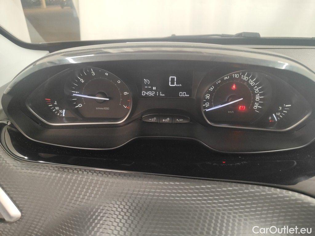 Peugeot  2008 Peugeot  1.2 Puretech 61kW S&S Active 5d #6