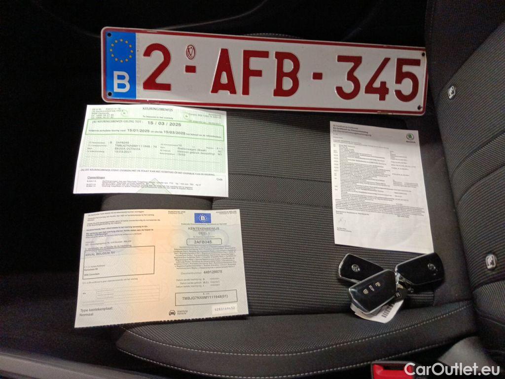 Skoda  Octavia Skoda  Combi 2.0 CRTDI 85kW Ambition 5d #4