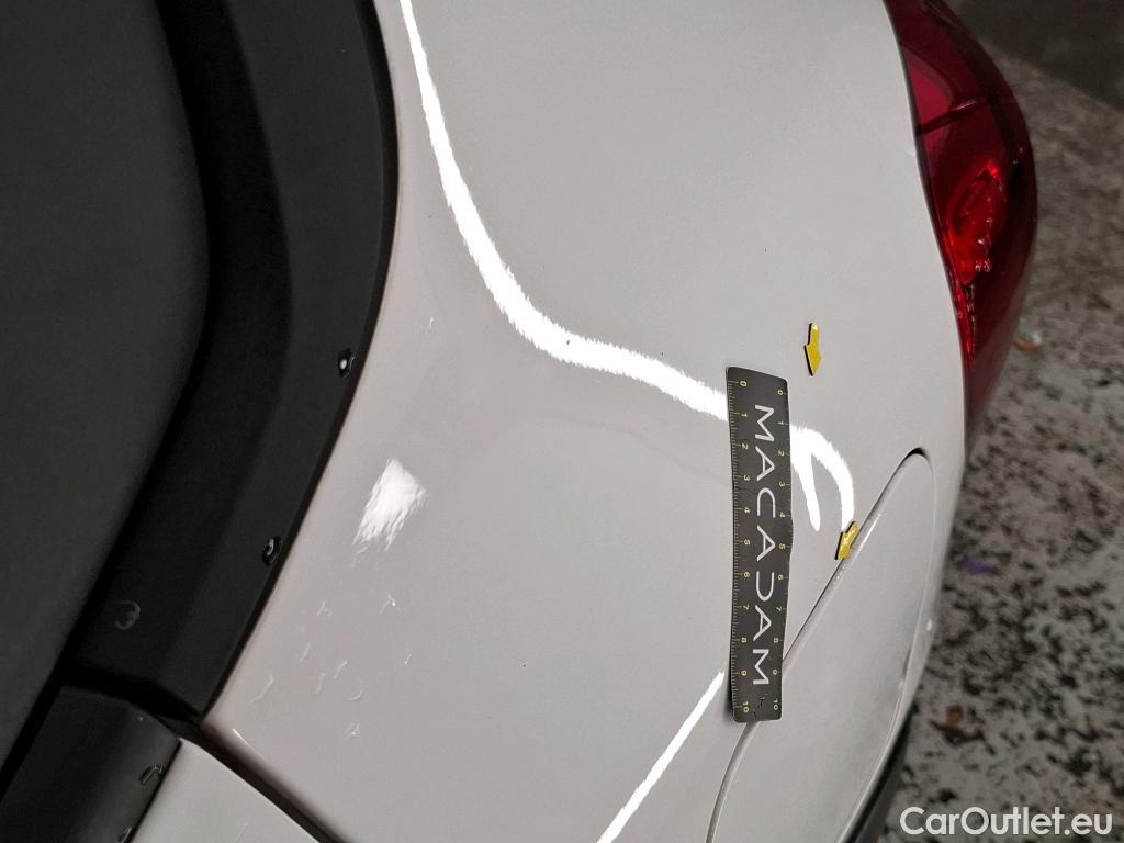 Citroen  C3 CITROEN  / 2016 / 5P / Berline PureTech 110 S&S BVM Feel #6