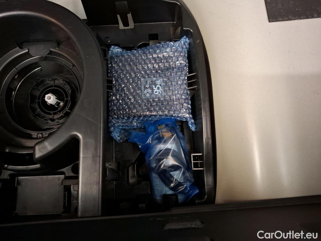 Citroen  C3 CITROEN  / 2016 / 5P / Berline PureTech 110 S&S BVM Feel #11