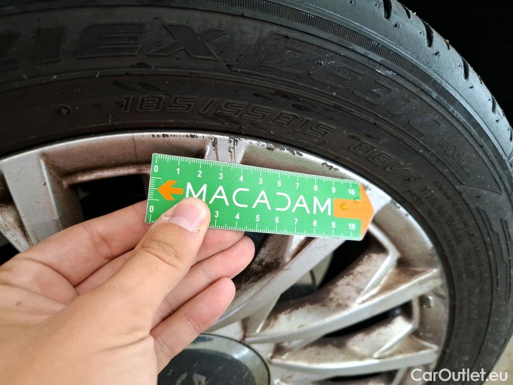 Fiat  500 FIAT  2015 3P Berline Hybrid 10 BSG 70 ch Dolcevita #9