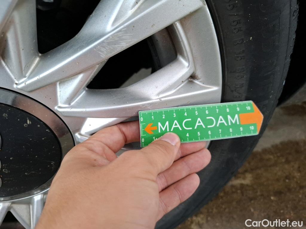 Fiat  500 FIAT  2015 3P Berline Hybrid 10 BSG 70 ch Dolcevita #29