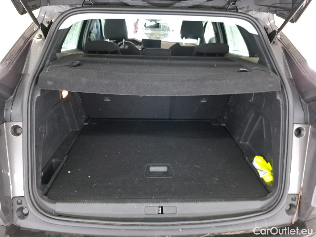 Peugeot  3008  II Active Pack 1.5 HDi 130CV BVA8 E6d #10