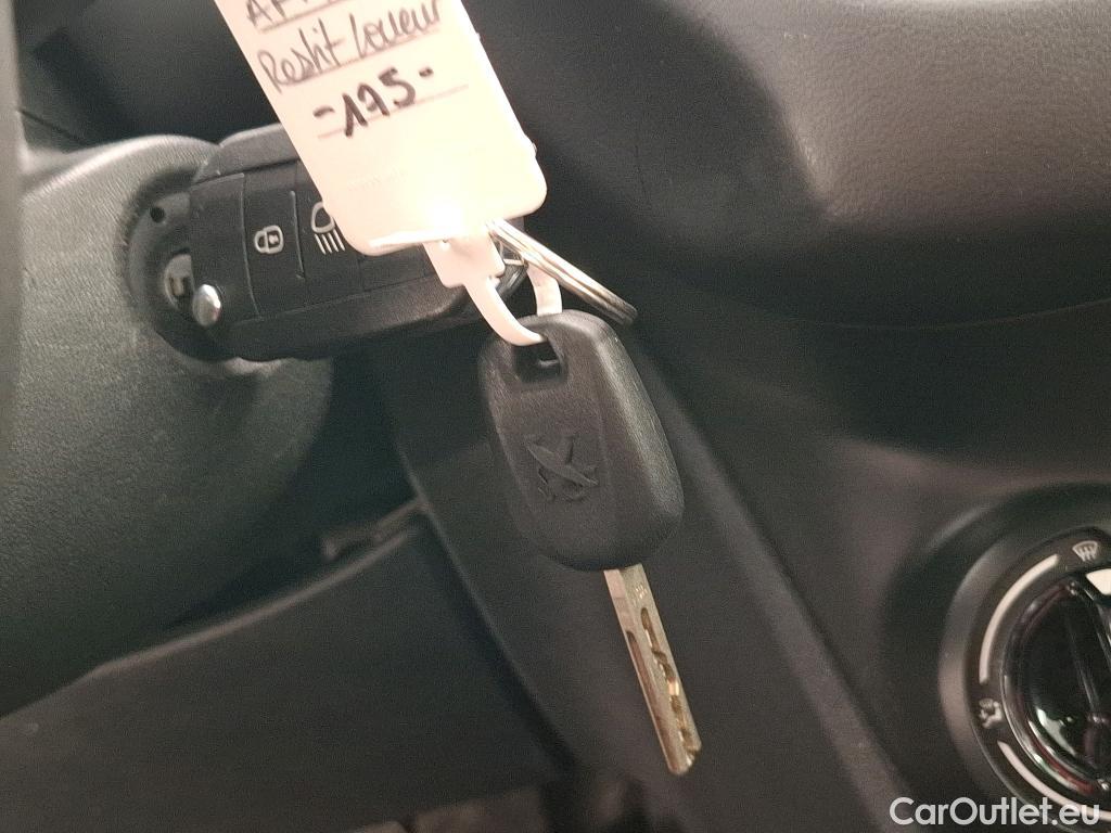 Peugeot  208  Active 1.6 HDi 75CV BVM5 E6 #12