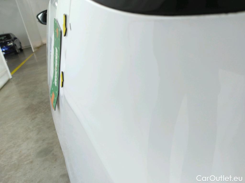 Opel  Corsa  F e Edition Business 50kWh BVA #28