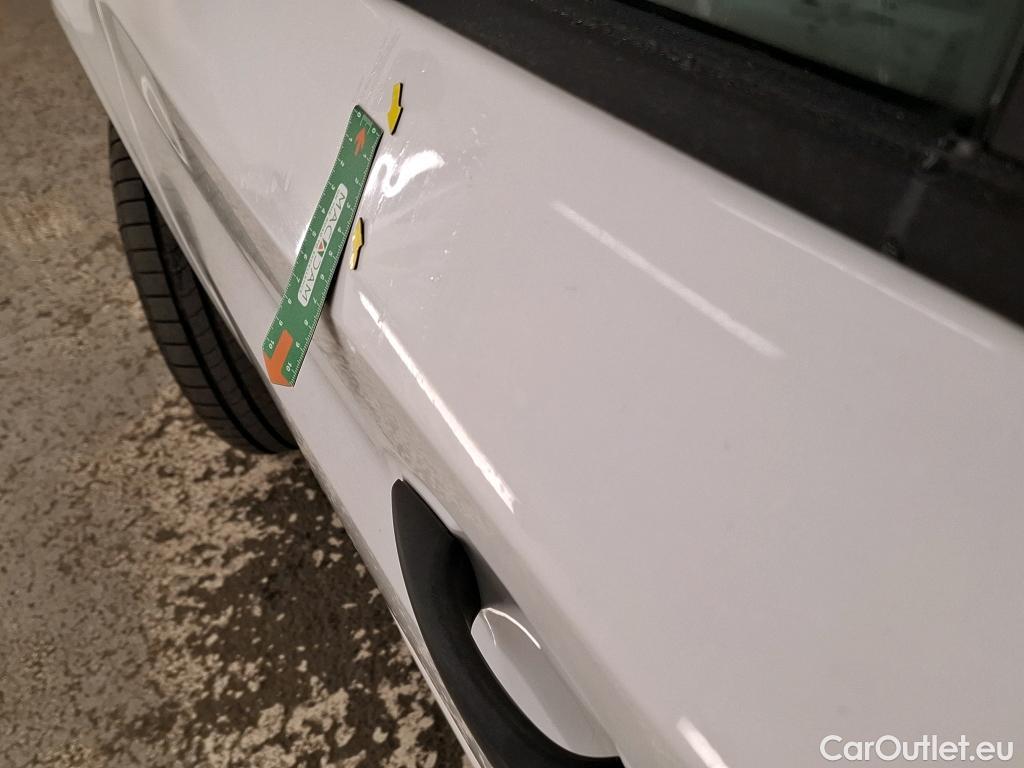  Peugeot  208  Premium 1.5 HDi 100CV BVM6 E6d #41