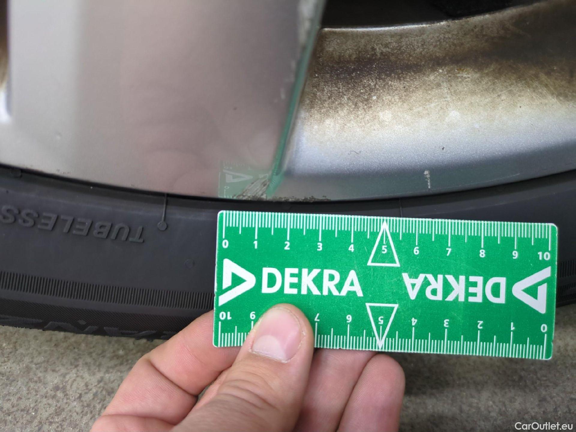 Peugeot  3008  Active Business 1.5 HDi 130CV BVA8 E6d #9