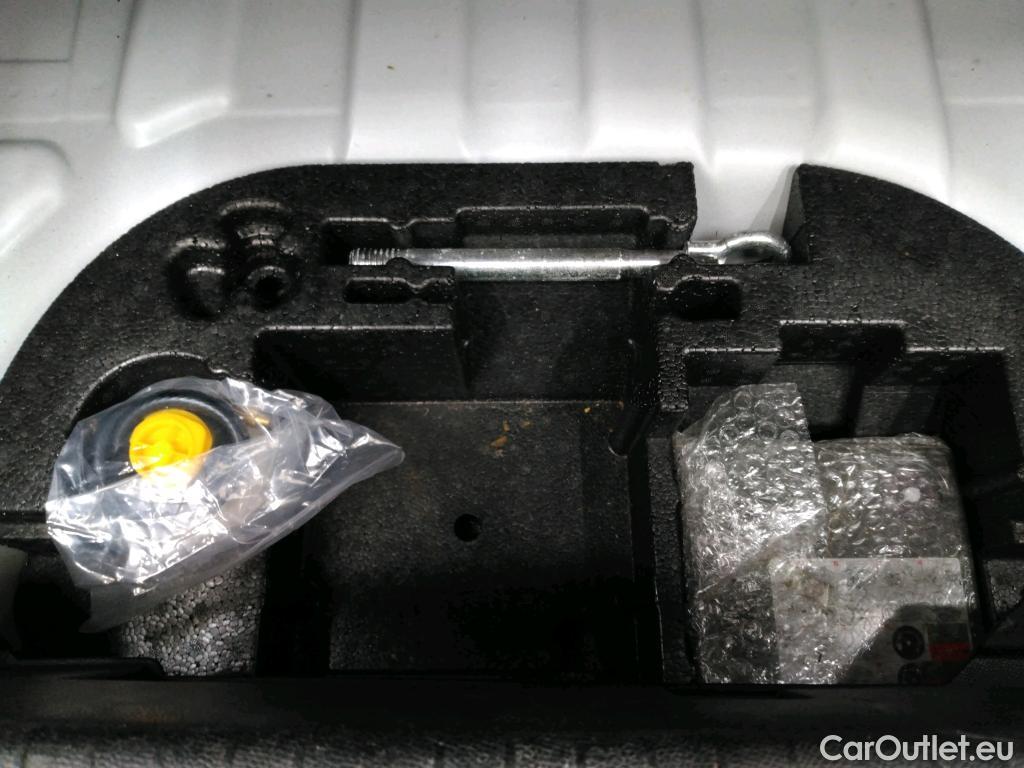 Opel  Corsa  F e Edition Business 50kWh BVA #12