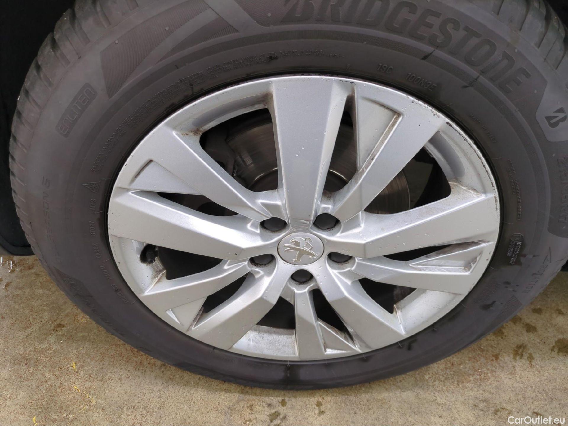 Peugeot  3008  Active Business 1.5 HDi 130CV BVA8 E6d #4