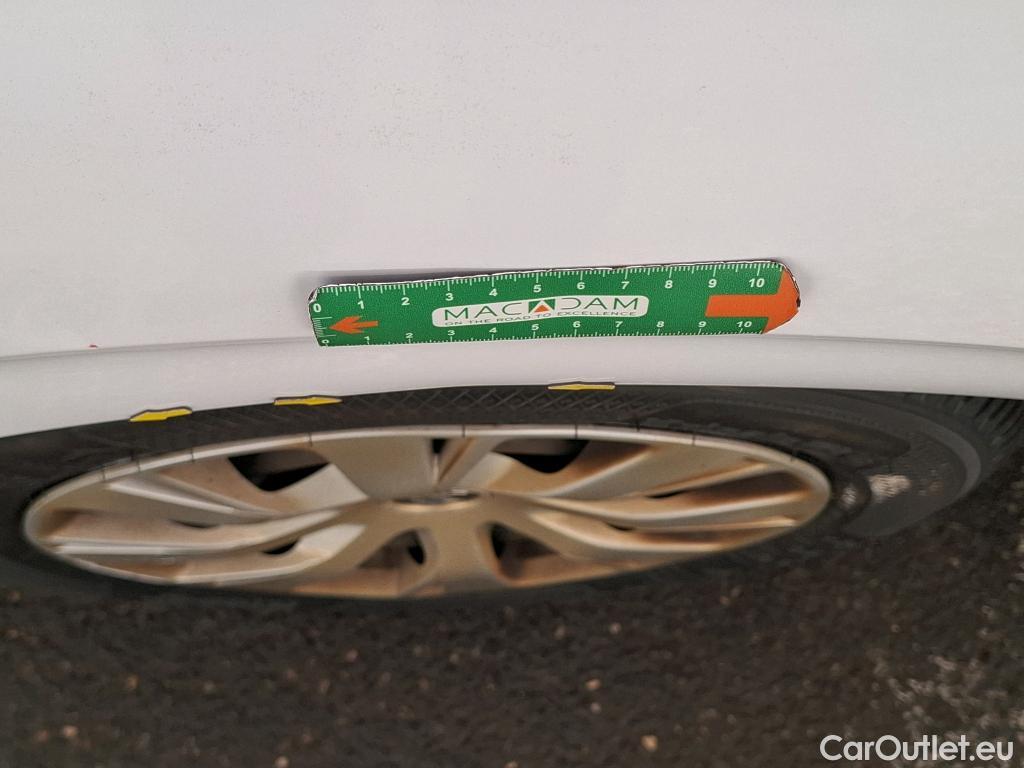 Peugeot  208  Active 1.6 HDi 75CV BVM5 E6 #3