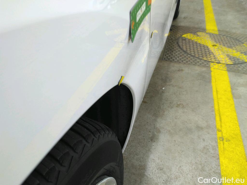 Opel  Corsa  F e Edition Business 50kWh BVA #5