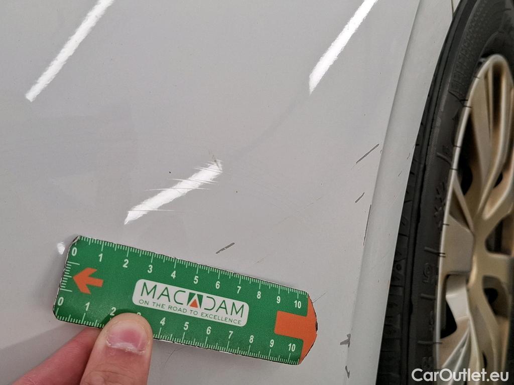 Peugeot  208  Active 1.6 HDi 75CV BVM5 E6 #12