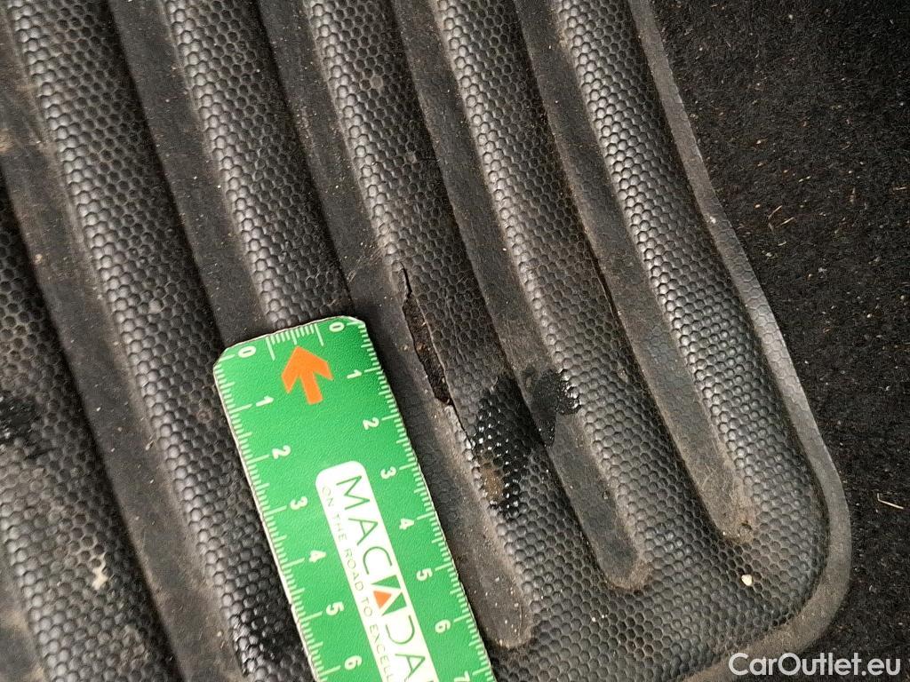 Peugeot  208  Active 1.6 HDi 75CV BVM5 E6 #20