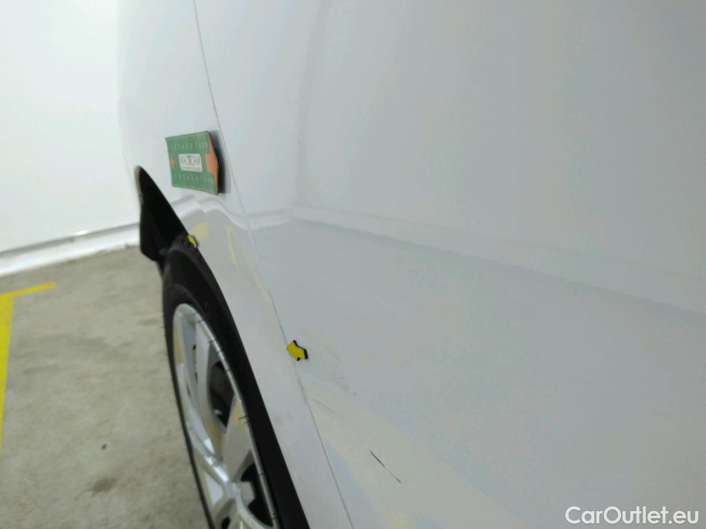 Opel  Corsa  F e Edition Business 50kWh BVA #6