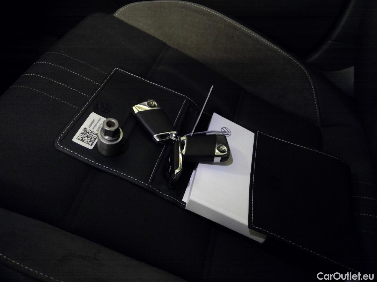 Volkswagen  Passat Pass.All.TDI 190 4M Ex.B.E.Aut #10