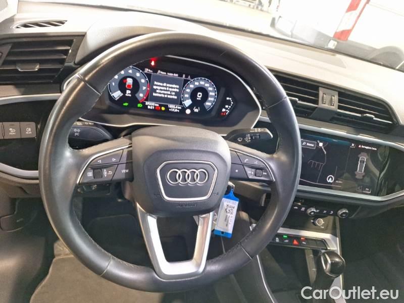 Audi  Q3 AUDI  / 2018 / 5P / SUV 45 TFSI E S TRONIC BUSINESS #70