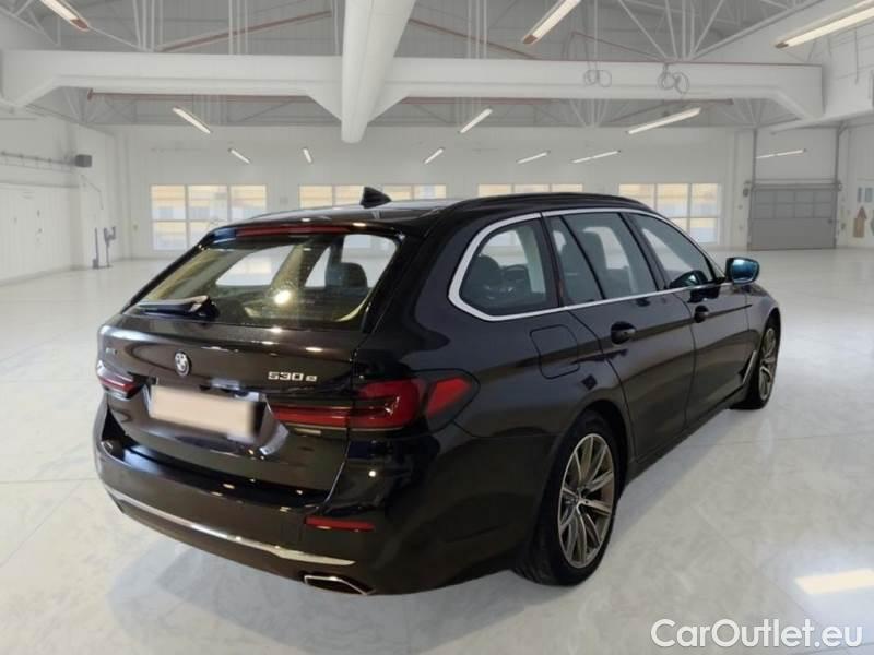 Bmw  Serie 5 BMW  / 2020 / 5P / STATION WAGON 530E XDRIVE LUXURY AUTO TOURING #2