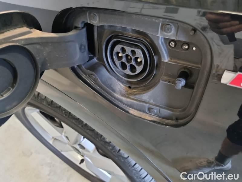 Audi  Q3 AUDI  SPORTBACK / 2019 / 5P / SUV 45 TFSI E S TRONIC S LINE EDITION #79