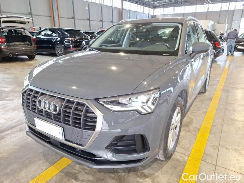 Audi  Q3 AUDI  / 2018 / 5P / SUV 45 TFSI E S TRONIC BUSINESS #1